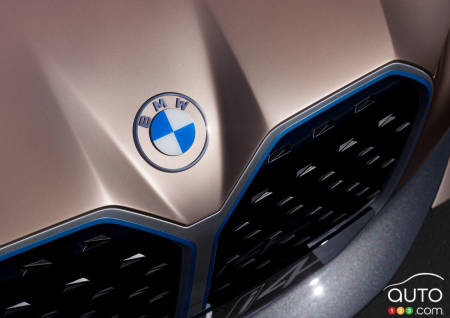 BMW i4 concept, badging, grille
