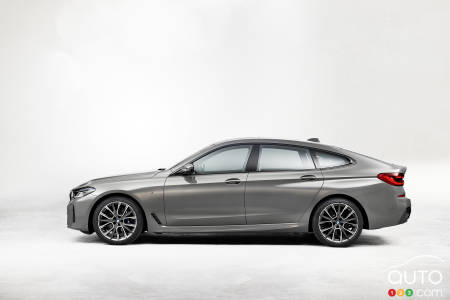 2021 BMW 6 Series GT, profile