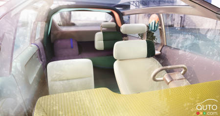 The Mini Urbanaut's interior, seen from the front