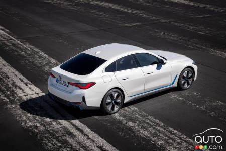 2023 BMW i4 eDrive35, from above