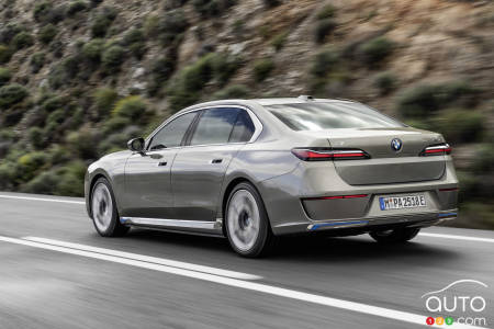 BMW i7 2023, trois quarts arrière