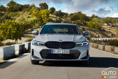 2023 BMW 3 Series, front