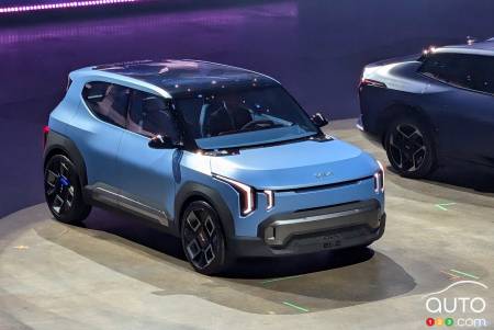 Le concept Kia EV2, three-quarters front
