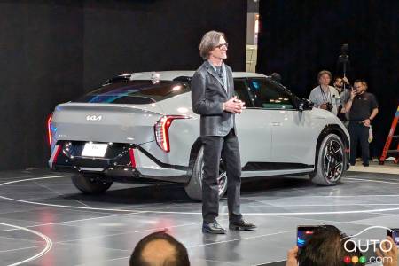 La Kia EV4 2026, trois quarts arrière