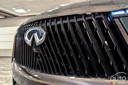 L'Infiniti QX60 Autograph 2026, calandre