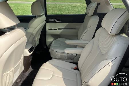 The 2023 Hyundai Palisade's second row of seats