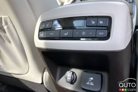 Climate control commands, second row of the Palisade