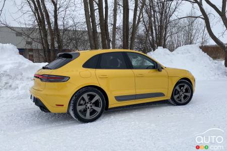 Porsche Macan T 2023 - Trois quarts arrière