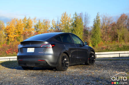 2022 Tesla Y Performance - Three-quarters rear