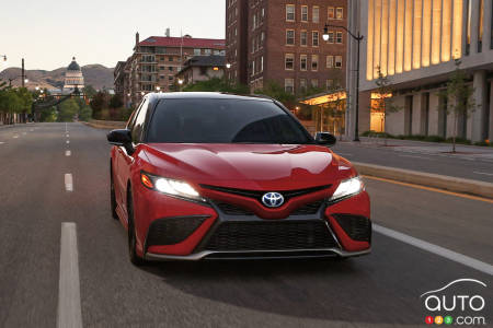 Toyota Camry Hybrid XSE 2024, avant