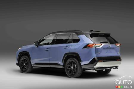 2022 Toyota RAV4 - Three-quarters rear