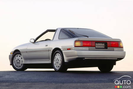 1993 Toyota Supra, three-quarters rear