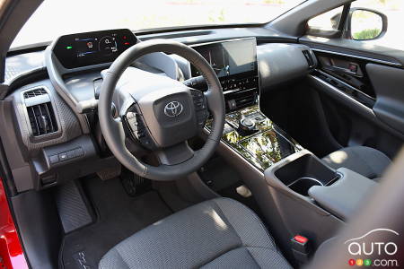 Toyota bZ4X 2023, intérieur