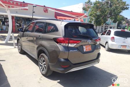 Toyota Rush, three-quarters rear