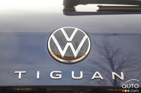 2022 Volkswagen Tiguan, badging