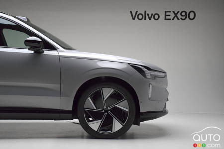 Grey 2024 Volvo EX90