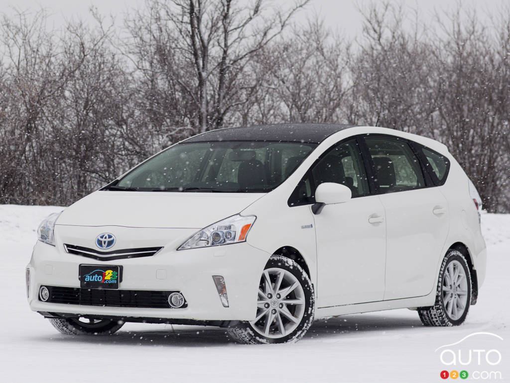 Toyota Prius v 2012