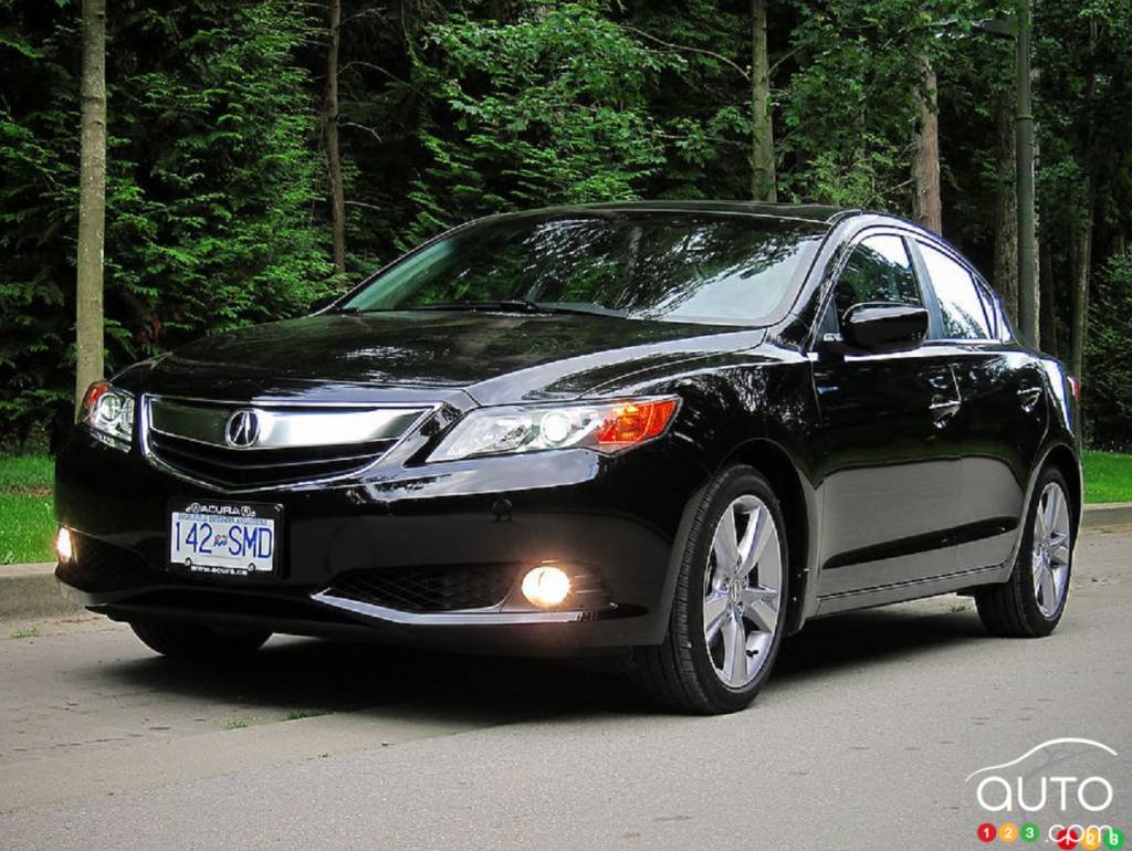 2013 Acura ILX Dynamic