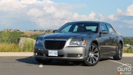 2012 Chrysler 300 S V6 Review