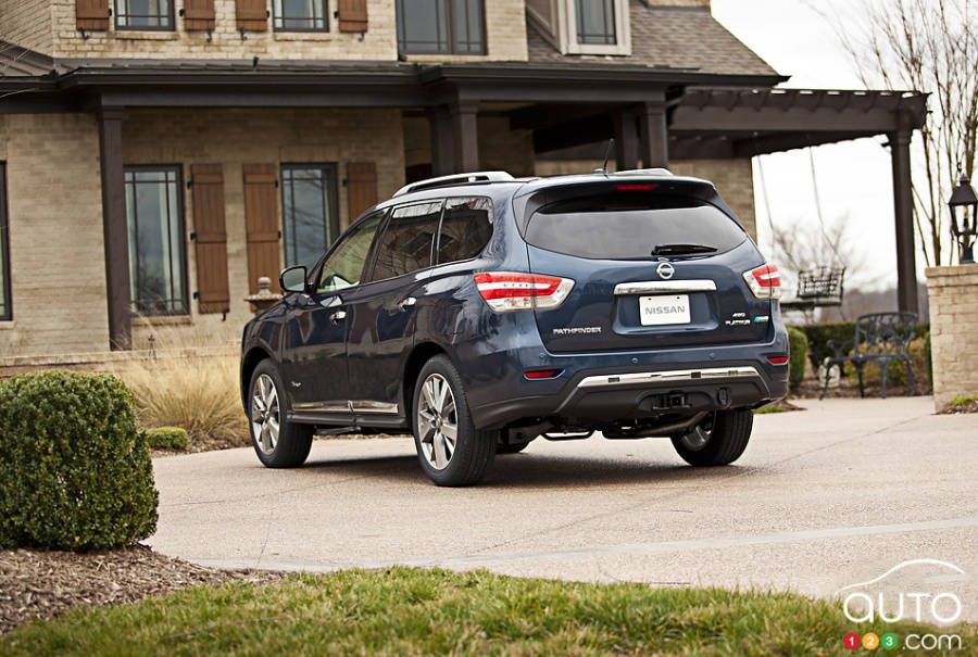 2014 Nissan Pathfinder Hybrid Platinum Premium Review