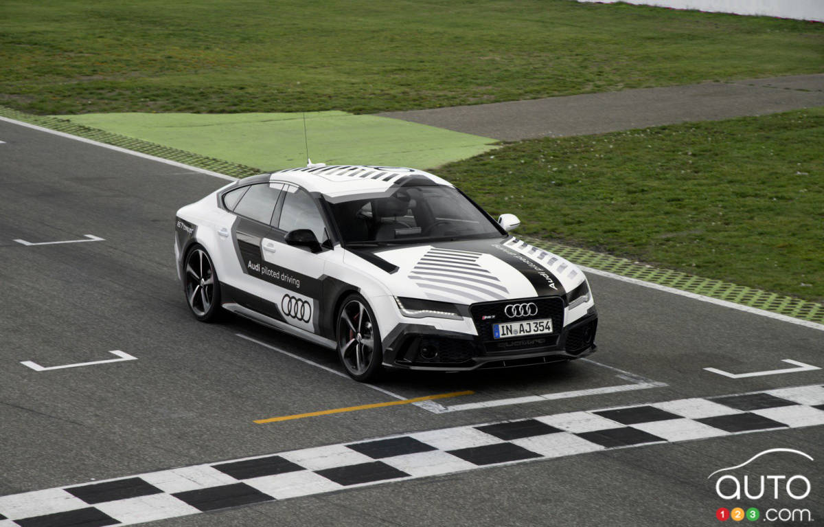 Le concept Audi RS 7 sans pilote sur le circuit d’Hockenheim