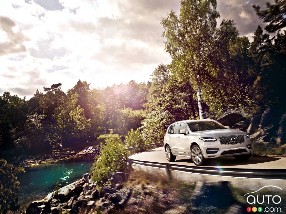Los Angeles 2014 : débuts des Volvo XC90 2016 et V60 Cross Country 2015 ½