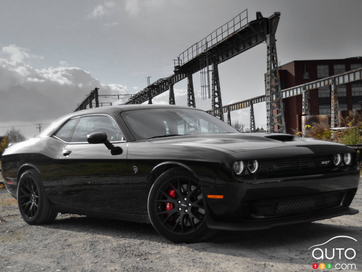 2015 Dodge Challenger Srt Hellcat Review Editors Review Auto123