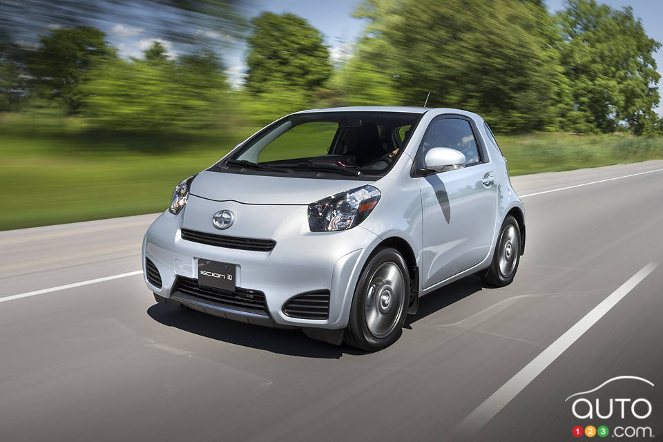 2014 scion iQ review