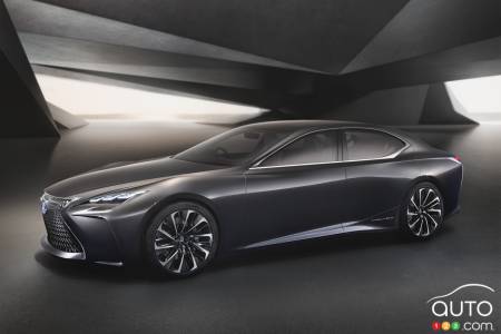 Tokyo 2015 : le concept Lexus LF-FC a fait ses débuts
