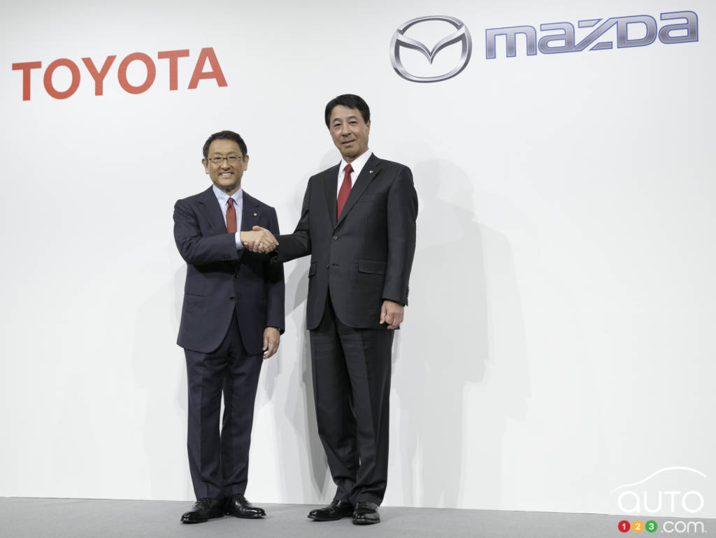 Akio Toyoda et Masamichi Kogai in May 2015