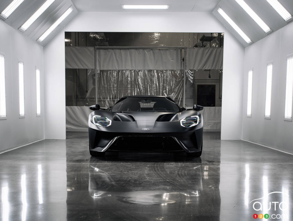 New 2017 Ford GT rolls off the assembly line