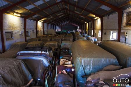 Plus de 50 anciennes Renault découvertes dans une grange au Danemark