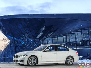 BMW unveils 330e iPerformance plug-in hybrid