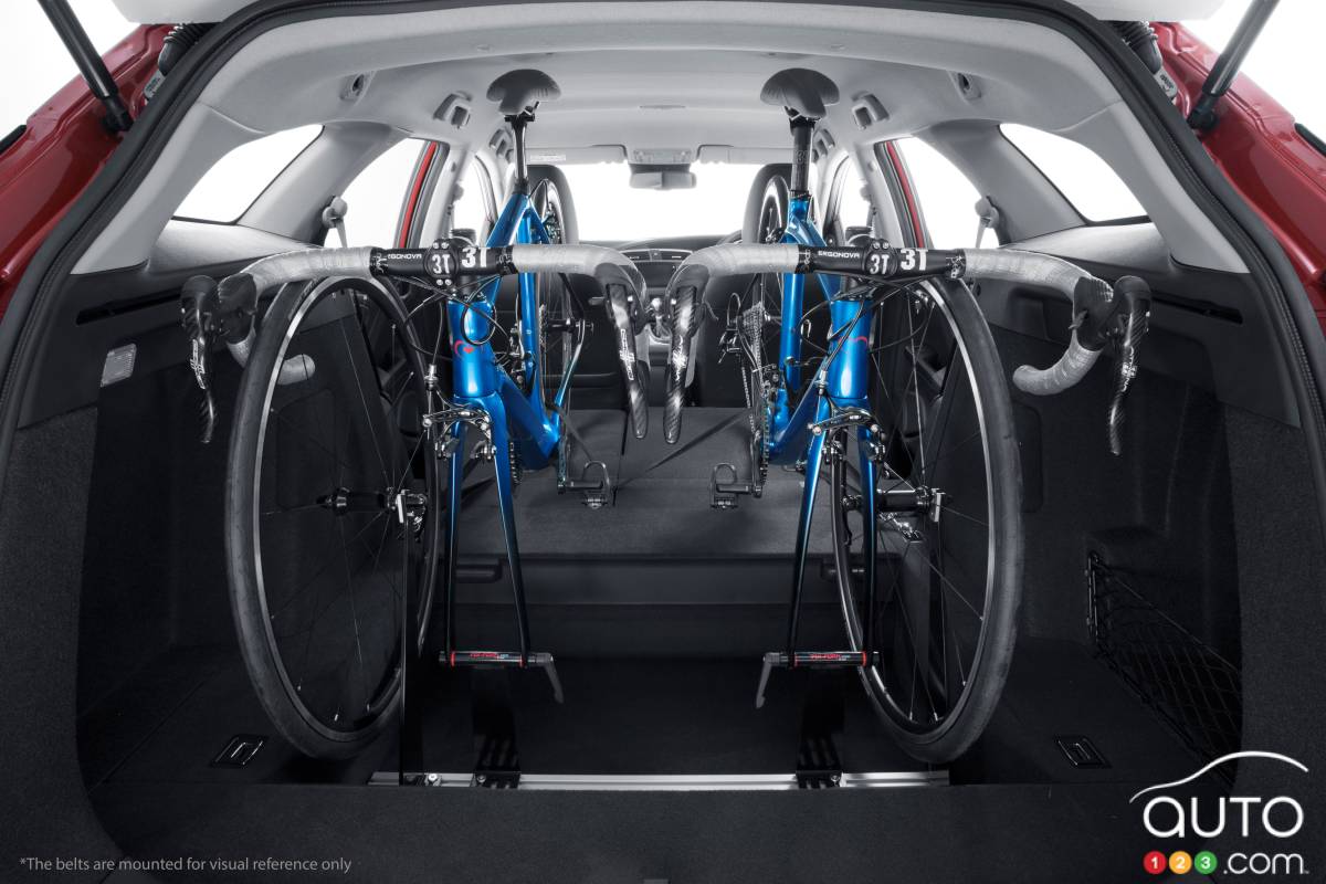 Honda Civic Tourer available with in-car bicycle rack