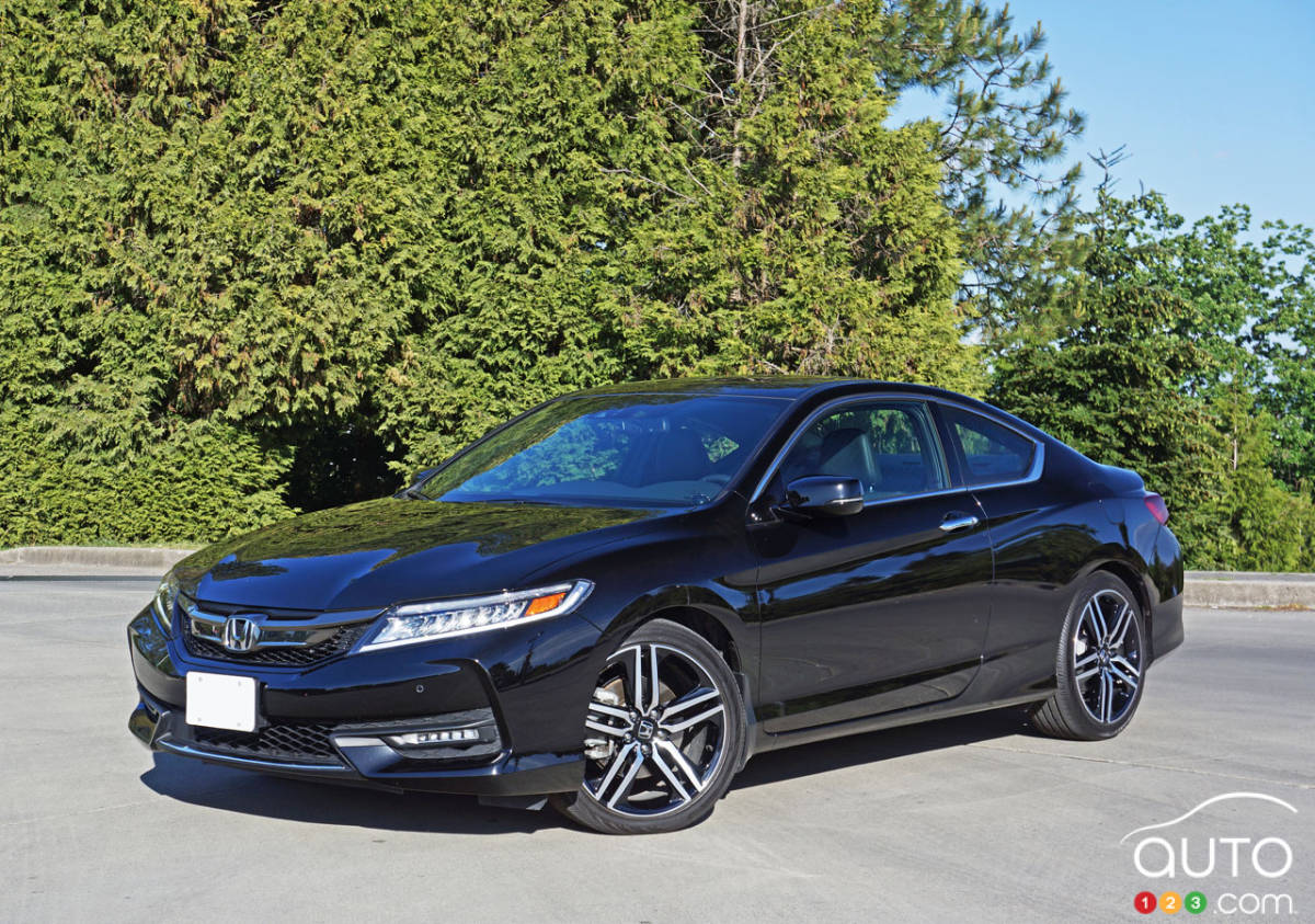 2016 Honda Accord Coupe Touring V6 Is A Living Legend Car Reviews Auto123