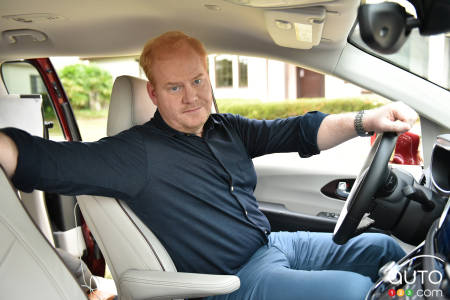 L’humoriste Jim Gaffigan et la Chrysler Pacifica 2017