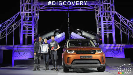 All-new Land Rover Discovery makes spectacular debut