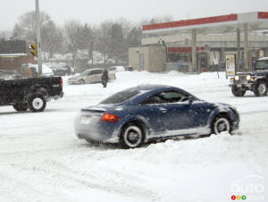 Adapt Your Driving to Avoid Unpleasant Surprises in Winter