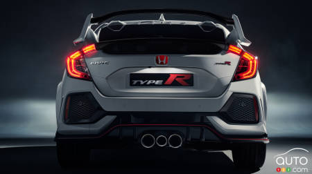 New York 2017: Honda Civic Type R and 2 Very Different Stablemates