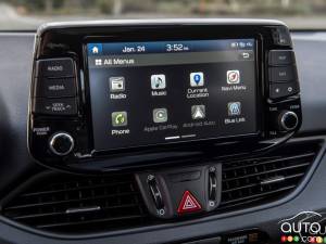 Apple CarPlay and Android Auto: Safer Than Manufacturer's Systems