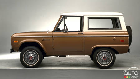 Une version à deux portes du Bronco est montrée à des concessionnaires par Ford