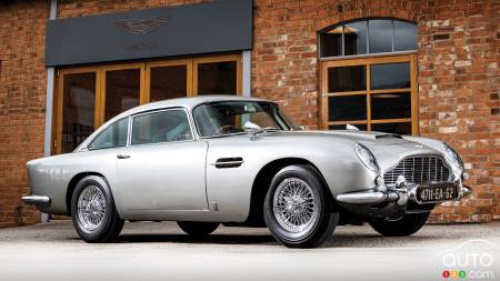 Une Aston Martin DB5 de James Bond s’en va à l’encan