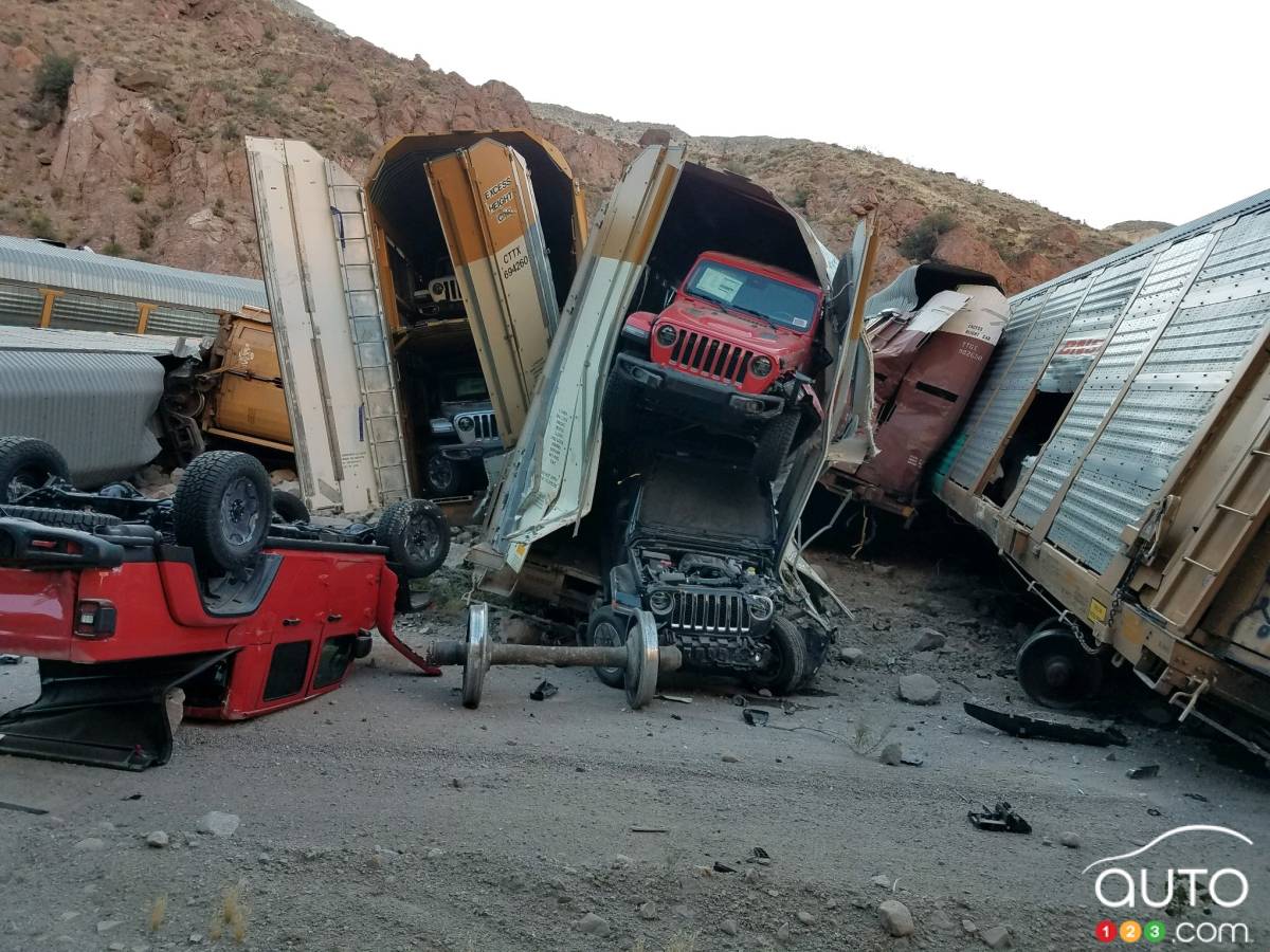 Un déraillement de train détruit des Jeep Gladiator, Chevrolet Silverado et GMC Sierra