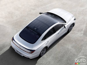 Next Hyundai Sonata Hybrid Will Use Solar Roof to Provide Additional Range