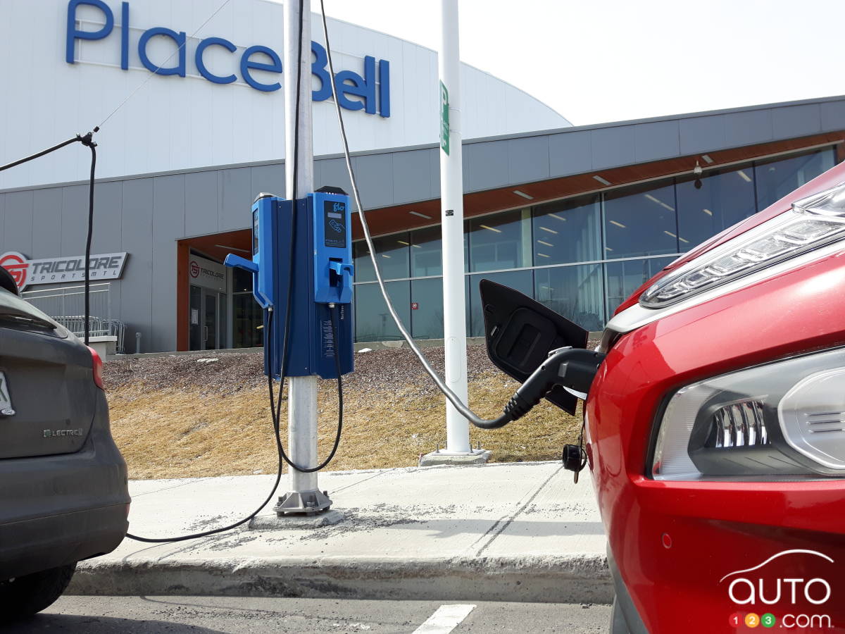 La vente de véhicules à essence sera interdite au Québec à compter de 2035