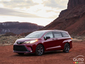 Fully Redesigned Hybrid Toyota Sienna Unveiled for 2021