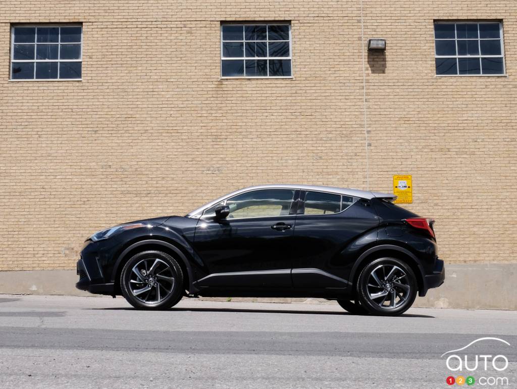 2020 Toyota C-HR, profile