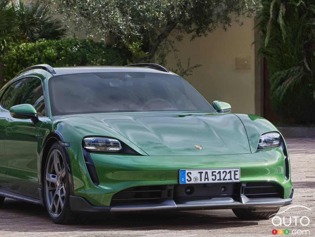Porsche Taycan Cross Turismo 2022