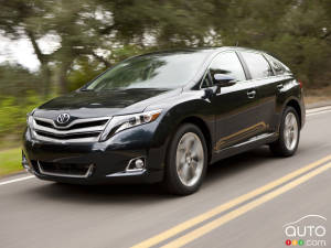 Toyota Recalling 373,000 Older Venzas Over Airbag Problem