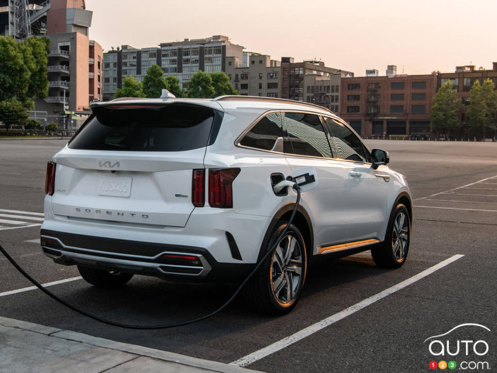 20220 Kia Sorento PHEV